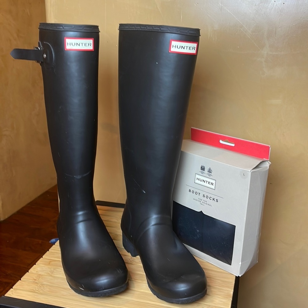 Hunter Womens Matte Black Sz 8 Tall Boot